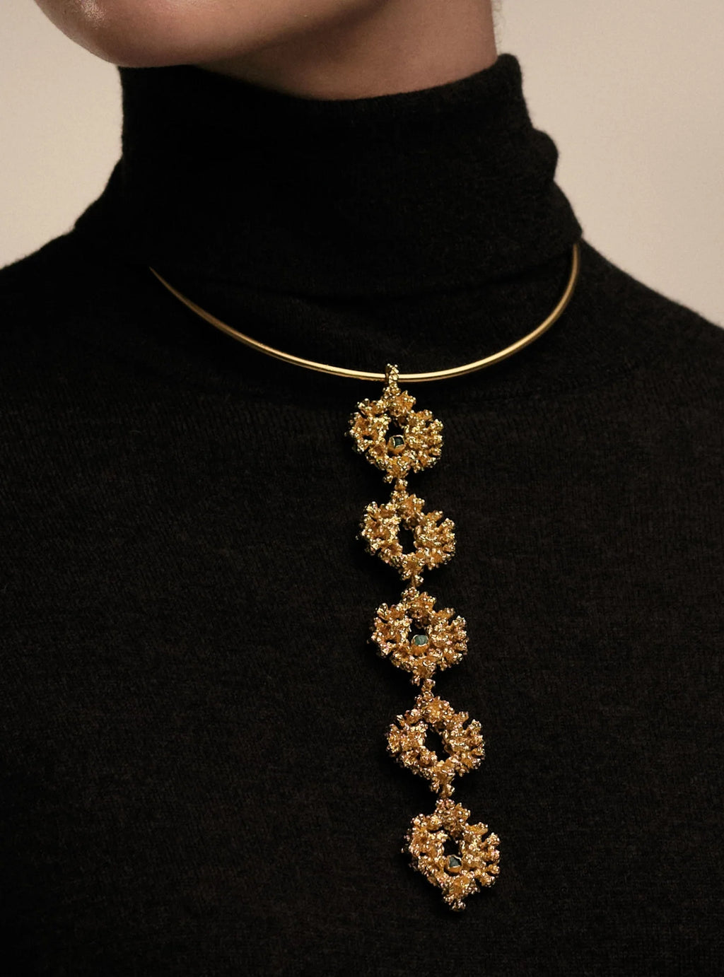 HALO TIE NECKLACE