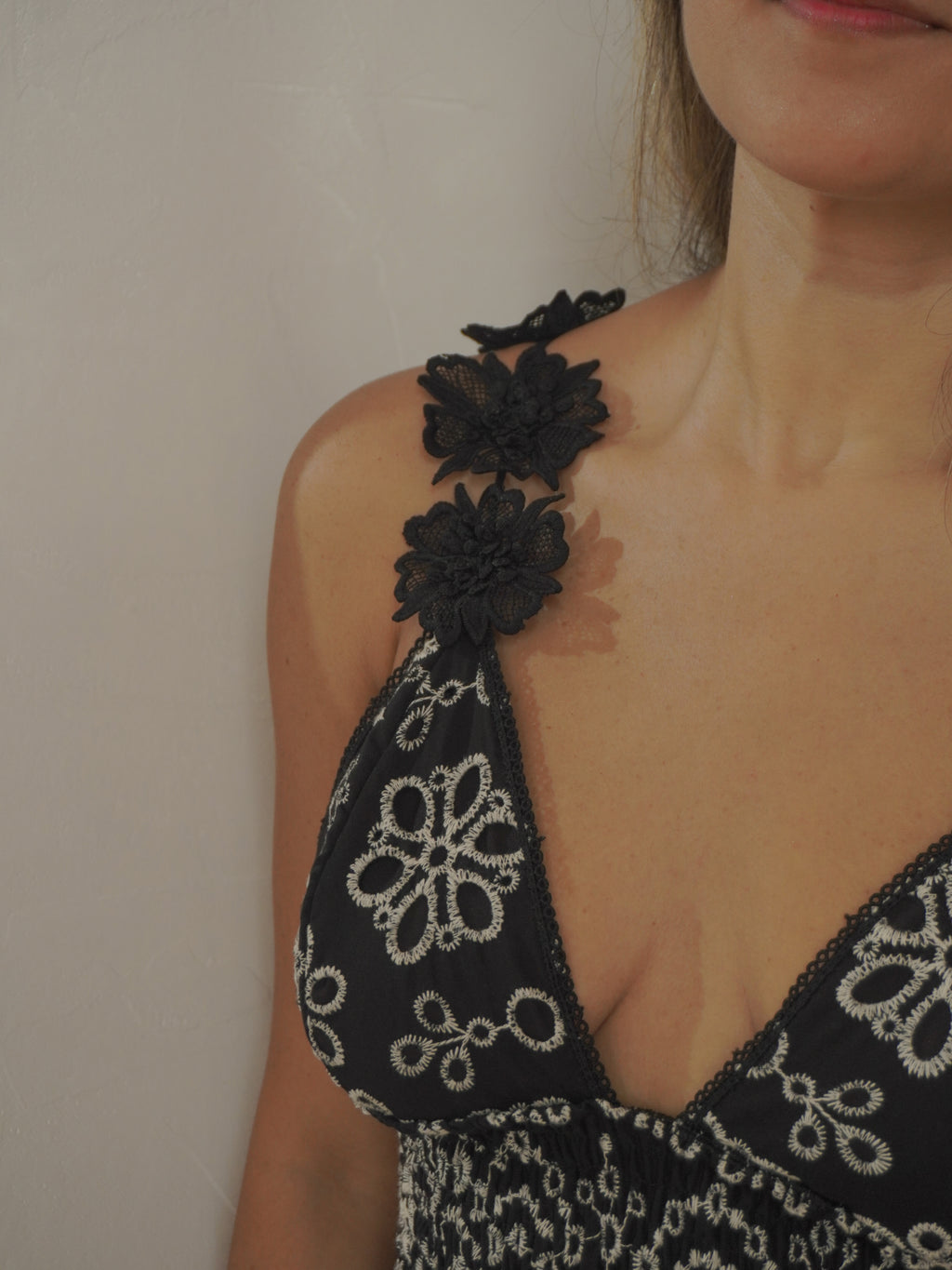 SILVANA BLACK/ WHITE EMBROIDERED DRESS